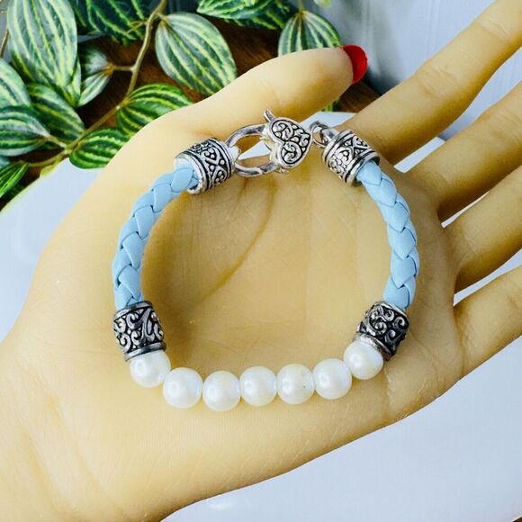 Vintage Faux Pearl & Baby Blue Leather Braided Bracelet Heart Lobster Clasp 4131 - Picture 3 of 10